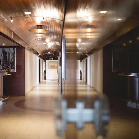 Parkhotel St.leonhard 호텔